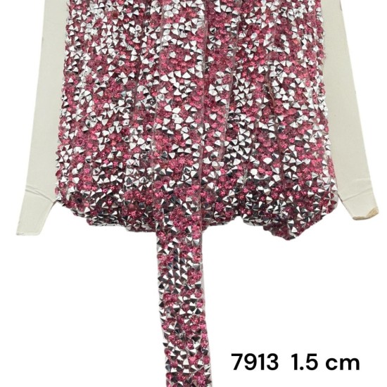 סרט אבנים ורוד‑כסף פירמידלי עם דבק 1.5 ס״מ 7913