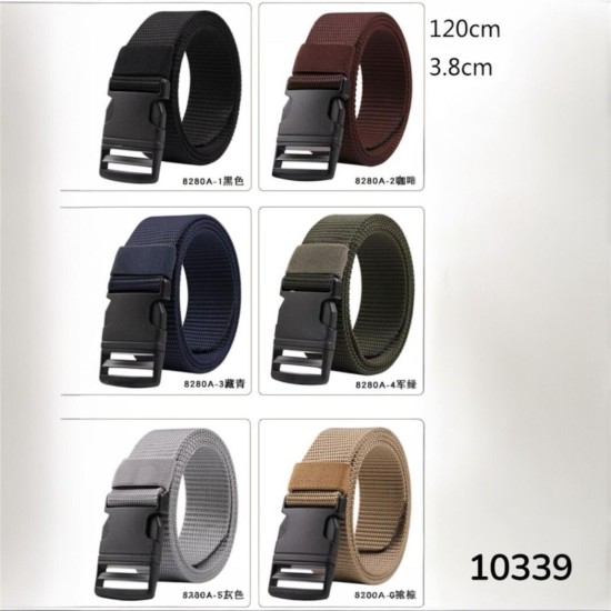 חגורה עם אבזם פלסטיק מעוצב בצבע אחיד