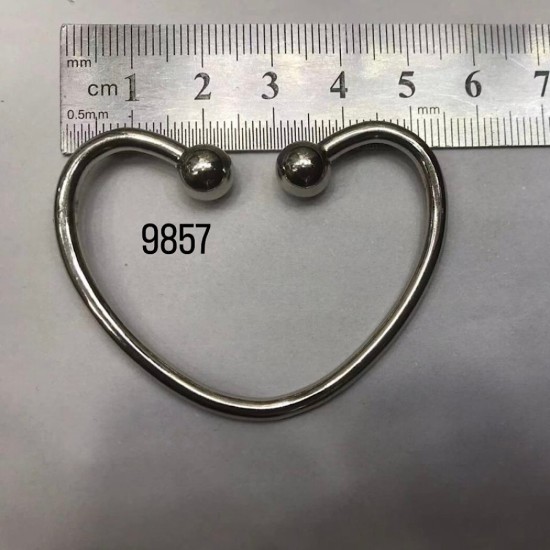 אבזם מתכת בצורת לב עם כדורי סיום