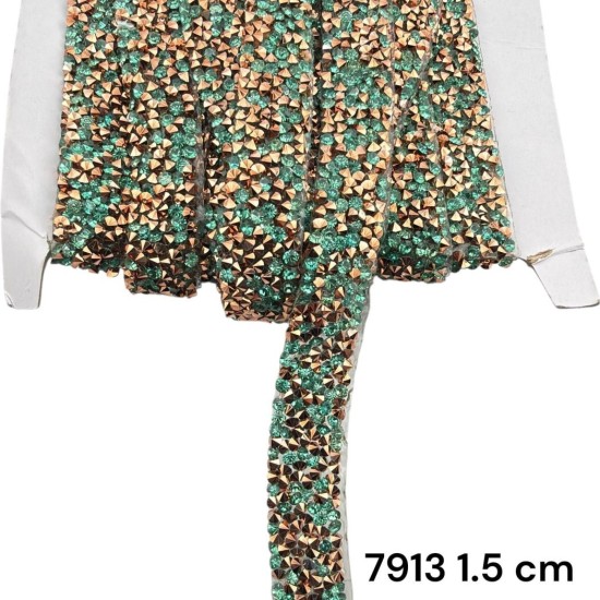 סרט אבנים ירוק‑נחושת פירמידלי עם דבק 1.5 ס״מ 7913